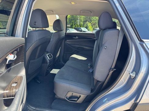Used 2020 Kia Sorento AWD V6 image 17