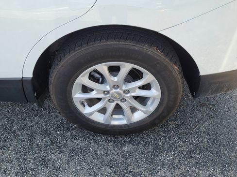 Used 2021 Chevrolet Equinox LS w/ LS Convenience Package AWD/4WD image 38