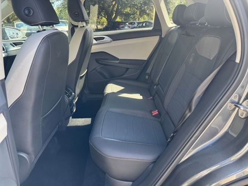 Used 2025 Volkswagen Taos SE image 25