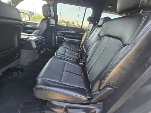Used 2024 Jeep Wagoneer Series II w/ Flexible Seating Group RWD image 18