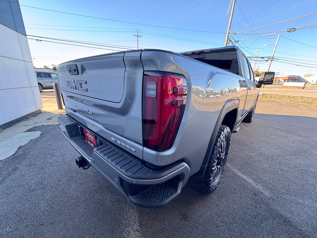 Used 2025 GMC Sierra 2500 Denali Ultimate w/ Max Trailering Package AWD/4WD image 3