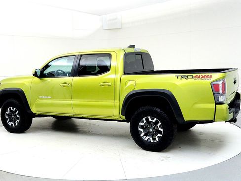 Used 2023 Toyota Tacoma TRD Off-Road w/ Technology Package image 4