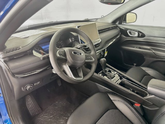 New 2026 Jeep Compass Latitude AWD/4WD image 9