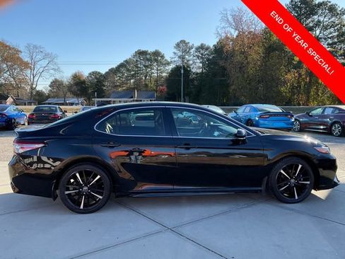 Used 2019 Toyota Camry XSE image 7