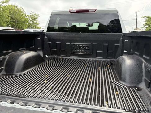 Used 2025 GMC Sierra 1500 SLT AWD/4WD image 11