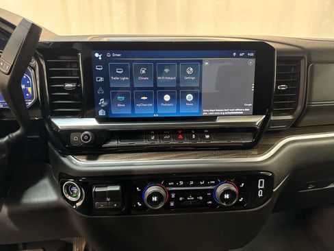 Certified 2025 Chevrolet Silverado 2500 LT w/ Convenience Package image 24