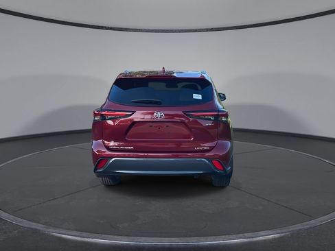 Certified 2026 Toyota Highlander Limited AWD/4WD image 7