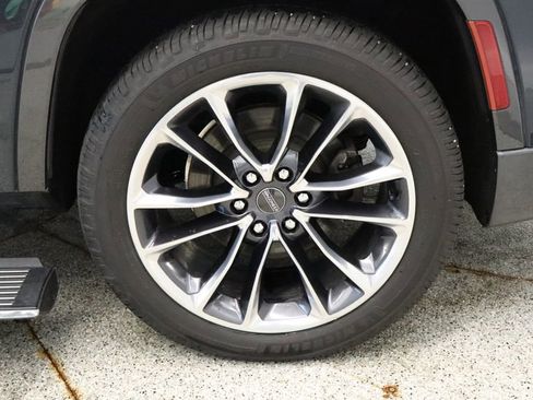 Used 2022 Jeep Wagoneer Series III w/ Premium Group I image 17