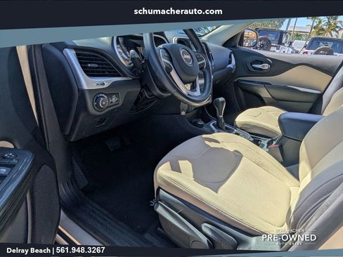 Used 2015 Jeep Cherokee Latitude AWD/4WD image 11