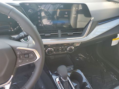 New 2026 Chevrolet Trax LT image 23