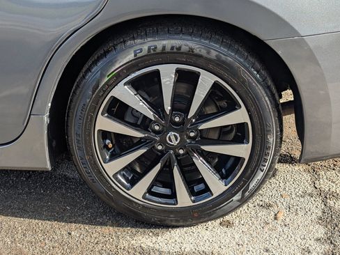 Used 2018 Nissan Altima 2.5 SL FWD image 8