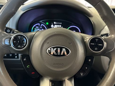 Used 2019 Kia Soul EV + FWD image 28