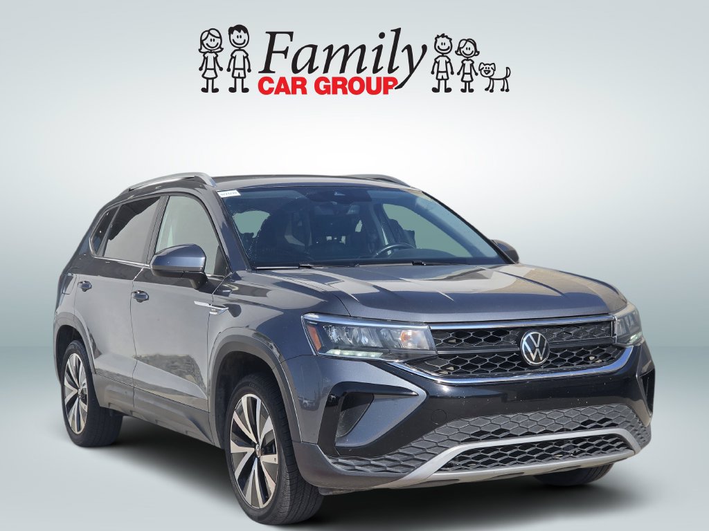 Used 2024 Volkswagen Taos SE FWD image 2