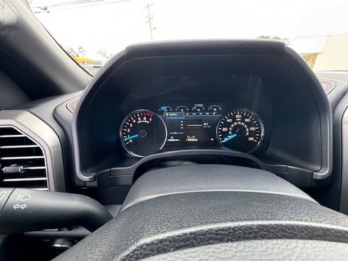 Used 2018 Ford F150 Platinum w/ Equipment Group 701A Luxury image 17