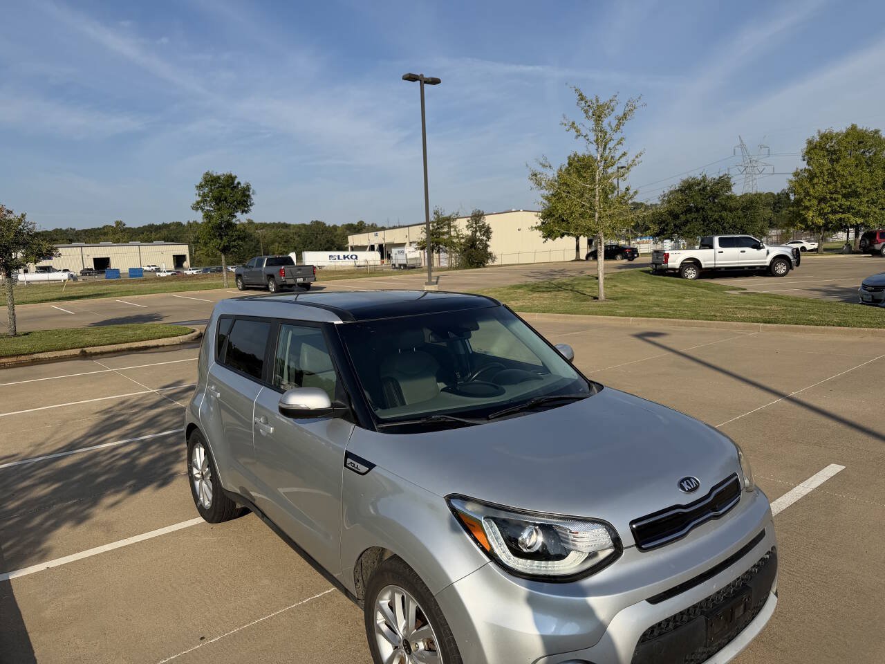 Used 2019 Kia Soul + w/ Primo Package FWD image 3
