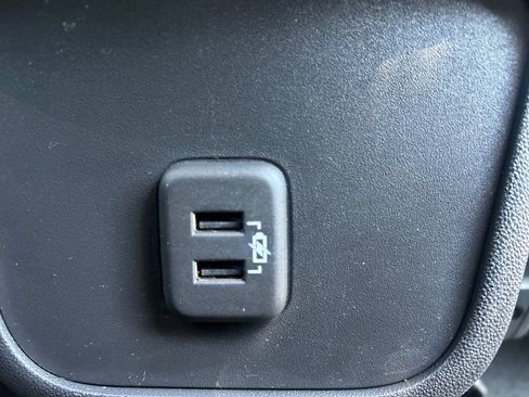 Used 2023 Chevrolet Equinox LT FWD image 23
