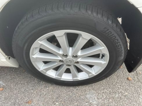 Used 2011 Toyota Venza Base image 14