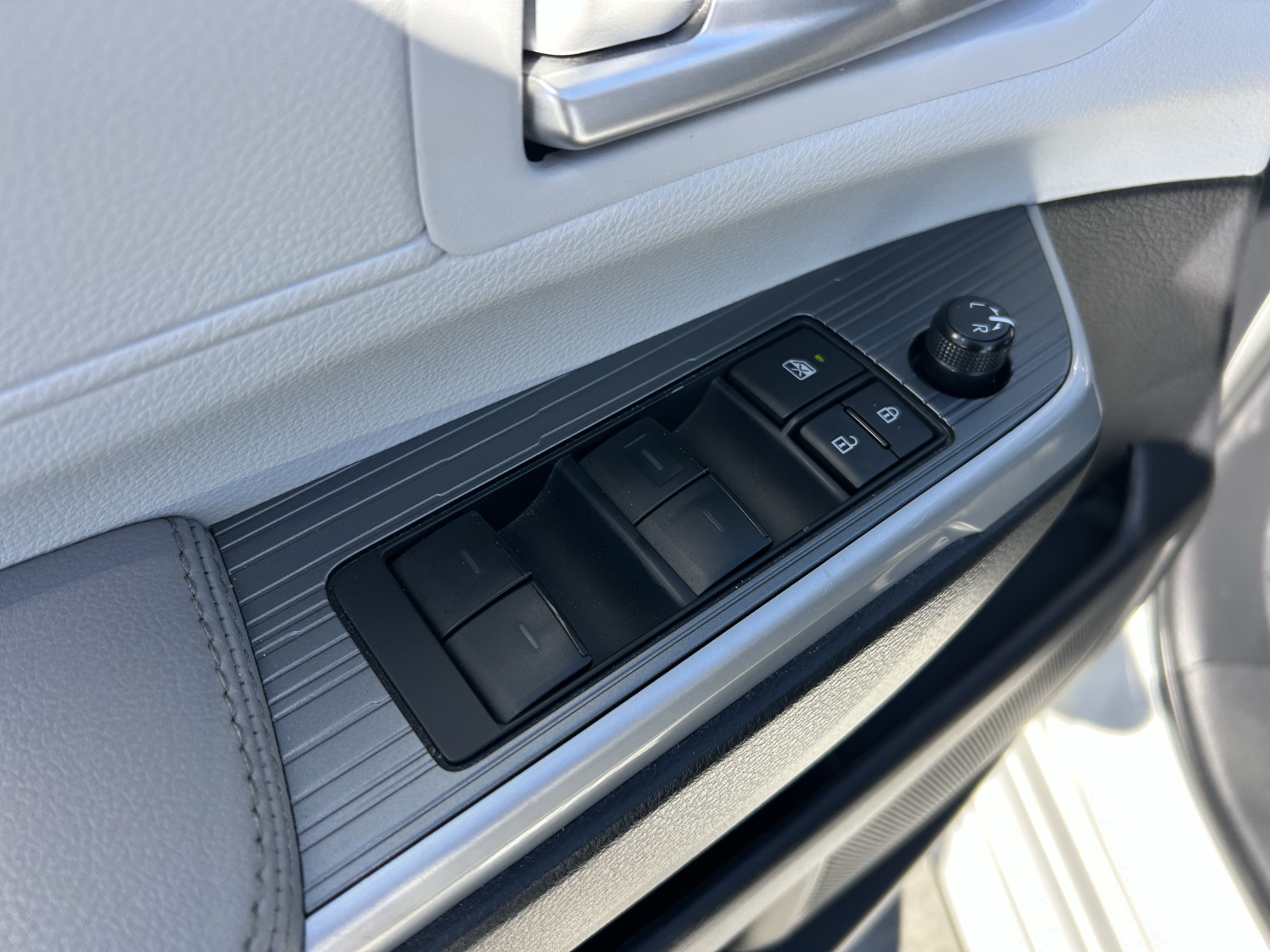 Certified 2026 Toyota Sienna XLE FWD image 18