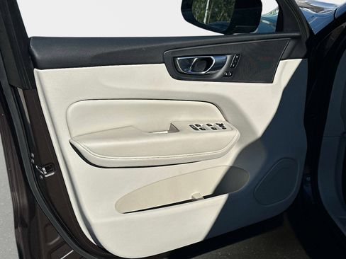 Certified 2023 Volvo XC60 B5 Plus w/ Climate Package image 16