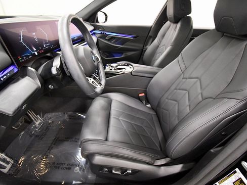 Used 2024 BMW 540i xDrive w/ Premium Package image 14