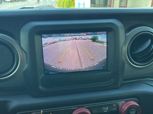 Used 2021 Jeep Wrangler Unlimited Sport image 25