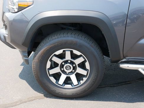 Certified 2022 Toyota Tacoma TRD Off-Road AWD/4WD image 8