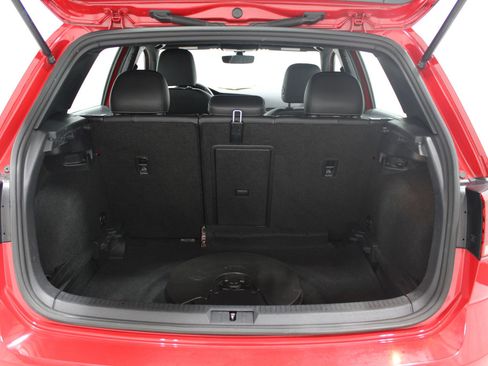 Used 2018 Volkswagen Golf R 4-Door AWD/4WD image 19