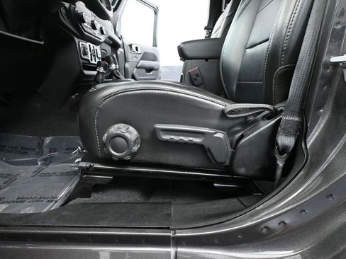 Used 2018 Jeep Wrangler Unlimited Sahara image 22