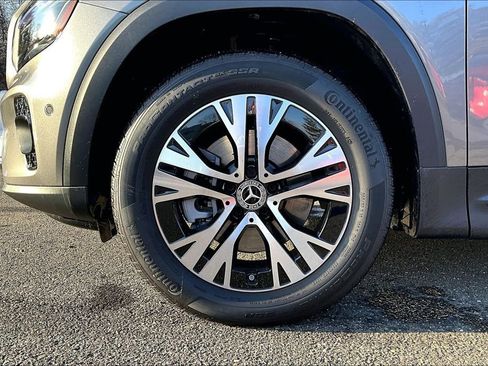 Used 2026 Mercedes-Benz GLB 250 4MATIC image 8