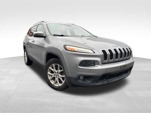 Used 2015 Jeep Cherokee Latitude image 1