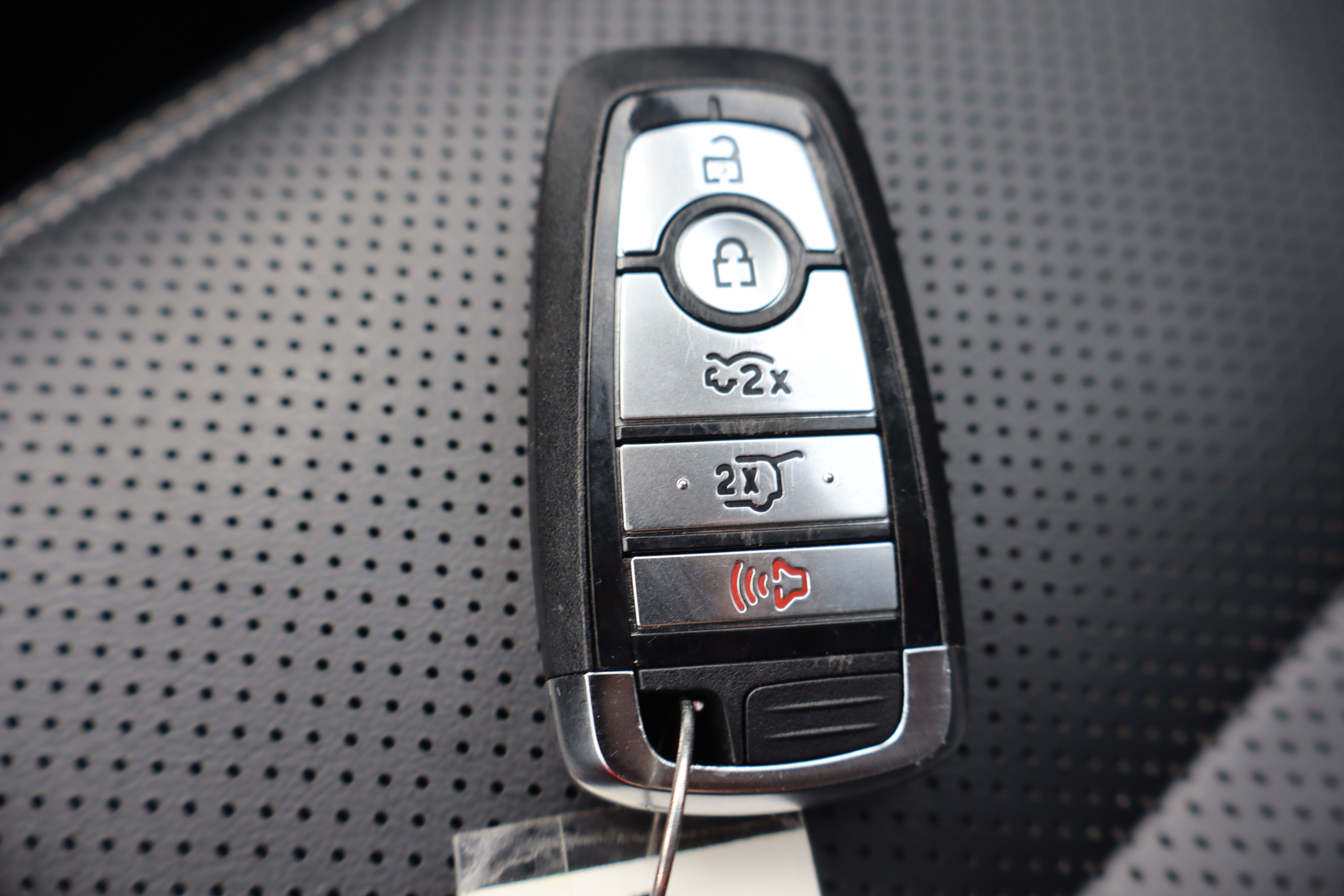Used 2025 Ford Mustang Mach-E Premium AWD/4WD image 29