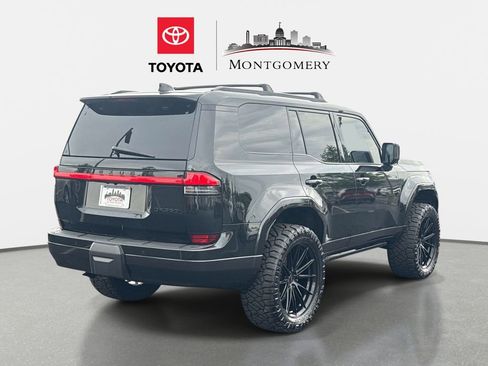 Used 2025 Lexus GX 550 AWD/4WD image 3