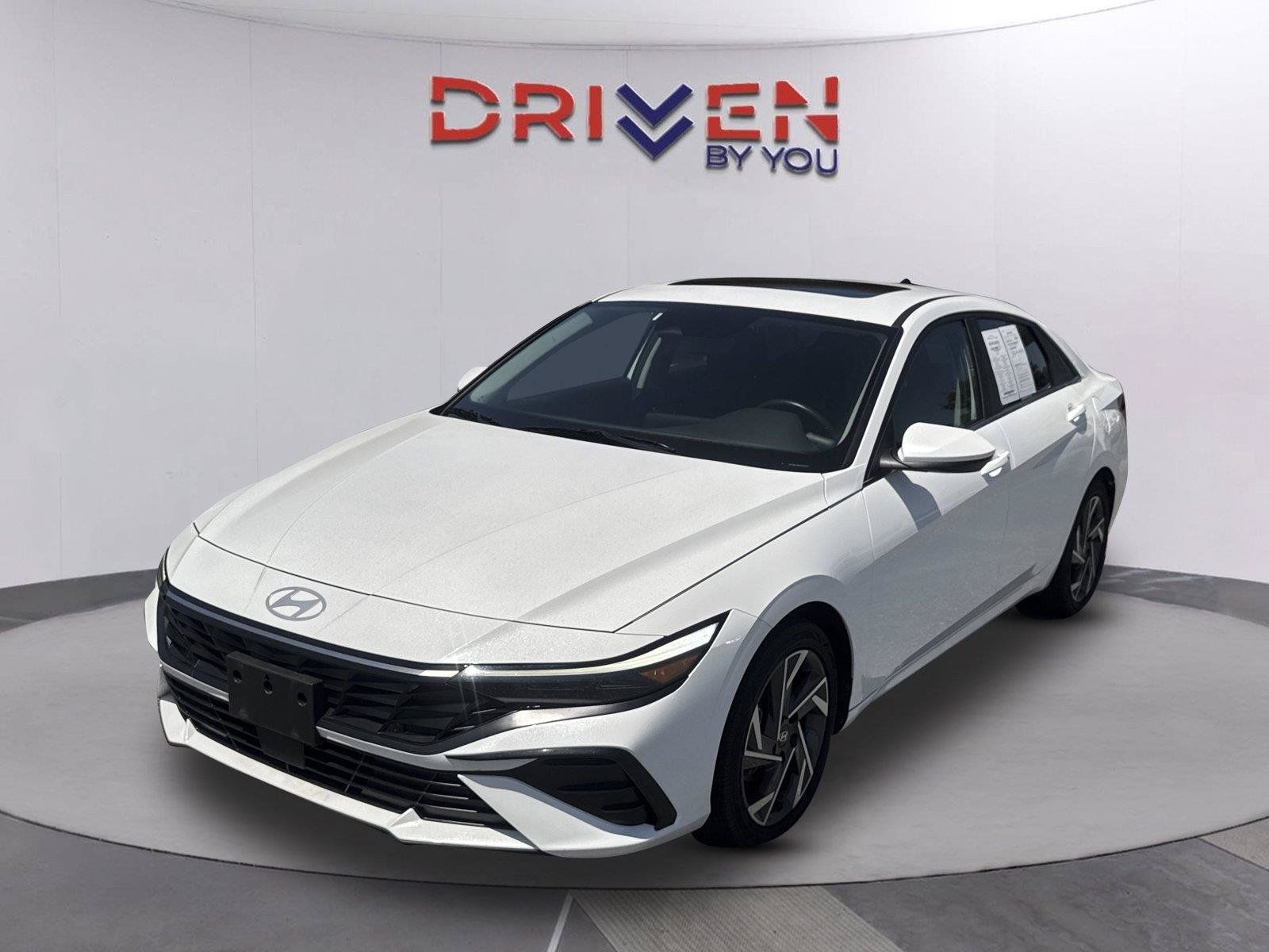 Used 2025 Hyundai Elantra SEL FWD image 8