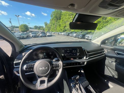 Used 2025 Kia Sportage LX FWD image 28