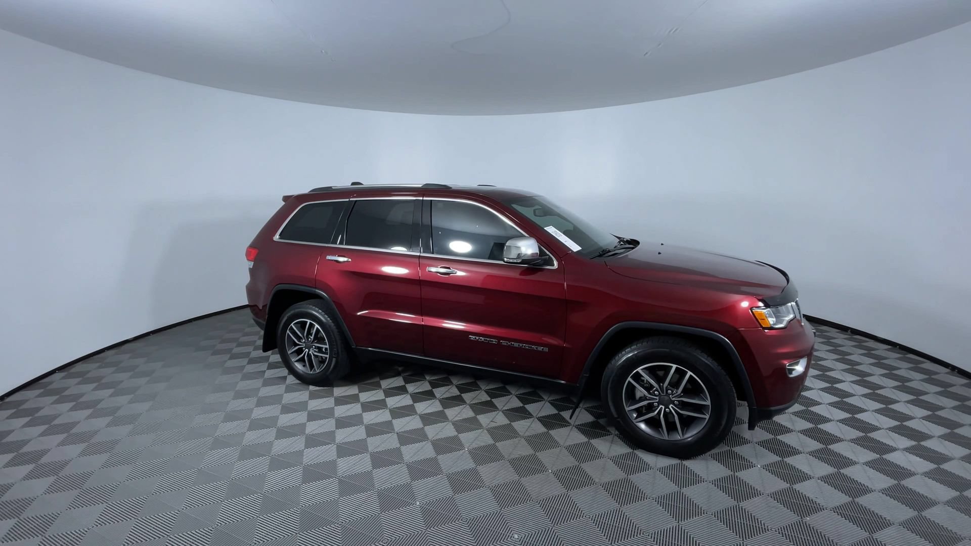 Used 2019 Jeep Grand Cherokee Limited w/ Trailer Tow Group IV AWD/4WD image 2