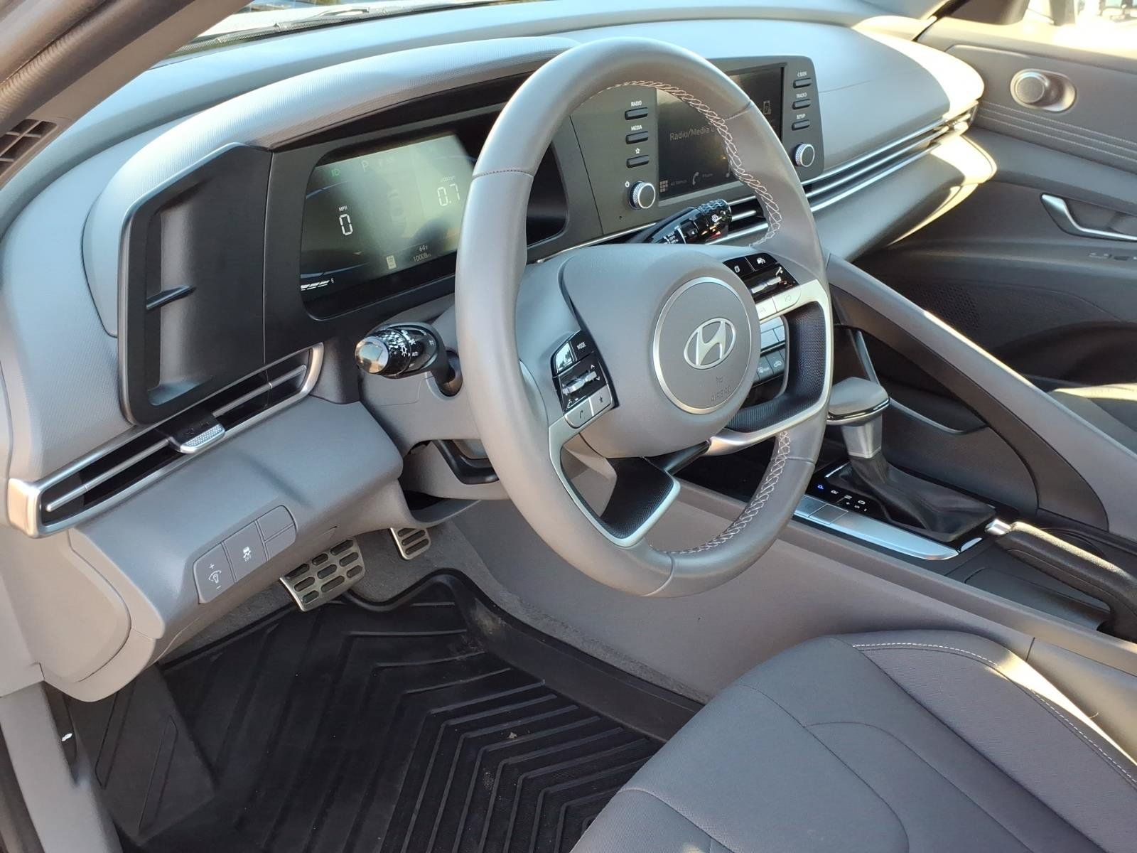 Used 2025 Hyundai Elantra Sport FWD image 15