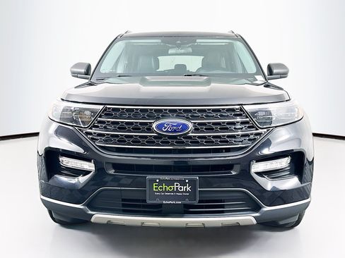 Used 2023 Ford Explorer XLT w/ Equipment Group 202A AWD/4WD image 2