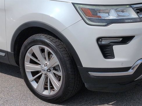 Used 2019 Ford Explorer Limited w/ Ford Safe & Smart Package AWD/4WD image 9