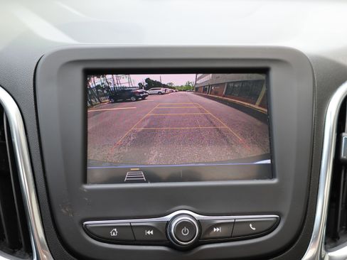 Used 2021 Chevrolet Equinox LT FWD image 29