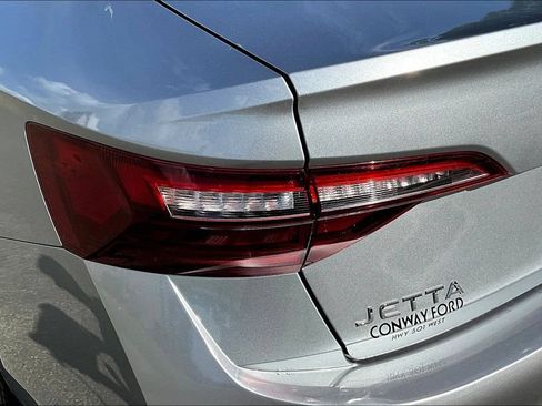 Used 2024 Volkswagen Jetta SE FWD image 25