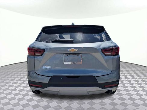 Used 2025 Chevrolet Blazer LT FWD image 3
