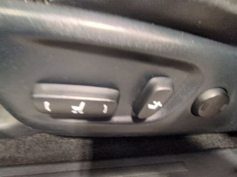 Used 2019 Toyota 4Runner Limited AWD/4WD image 9
