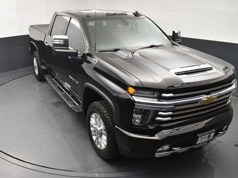 Used 2022 Chevrolet Silverado 2500 High Country w/ Z71 Off-Road Package AWD/4WD image 13