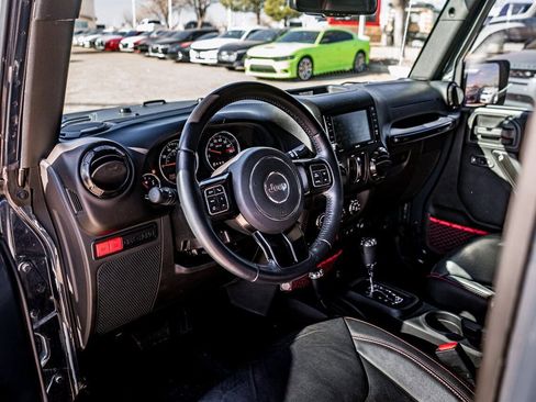 Used 2017 Jeep Wrangler Unlimited Rubicon image 14