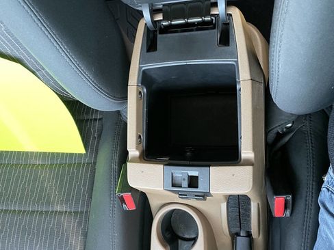 Used 2011 Jeep Wrangler Unlimited Sahara w/ Connectivity Group image 28