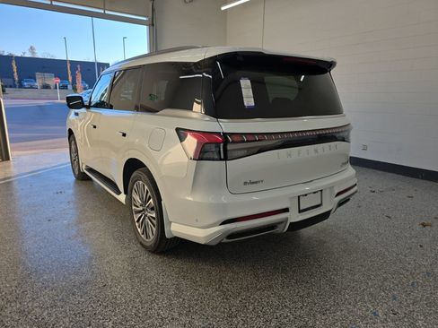 New 2026 INFINITI QX80 Luxe w/ Cargo Package AWD/4WD image 3