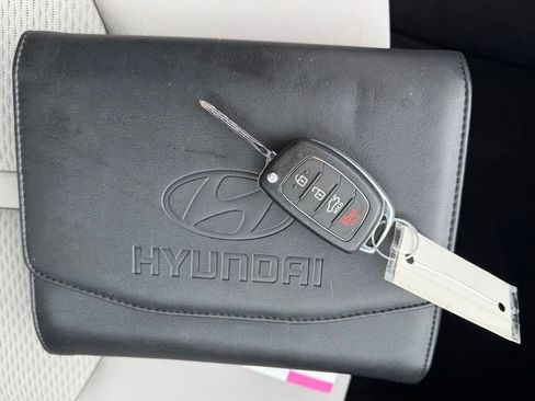Used 2017 Hyundai Sonata SE FWD image 34