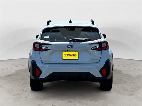 Used 2025 Subaru Crosstrek 2.0i Premium image 4