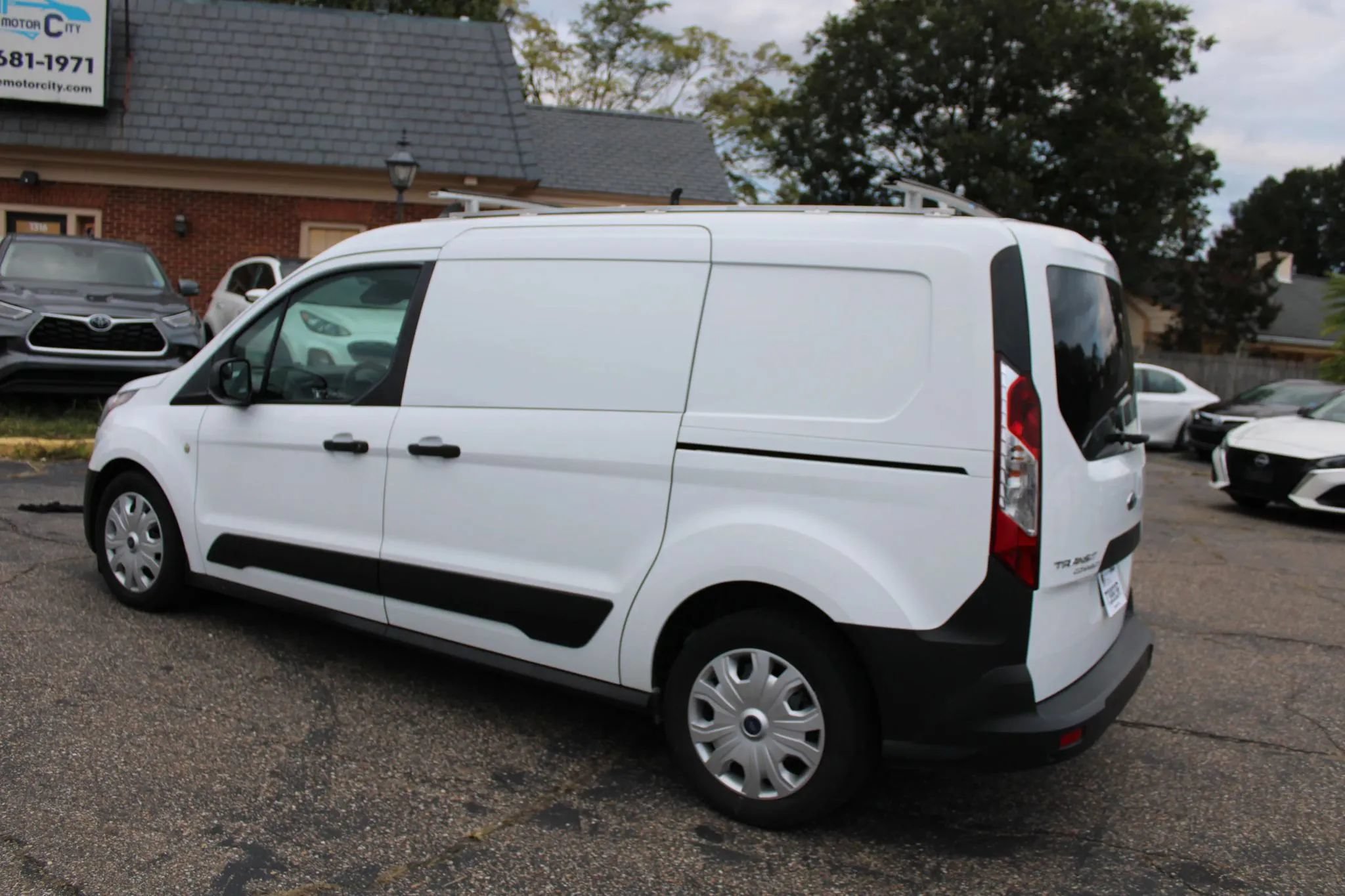 Used 2019 Ford Transit Connect XL FWD image 5