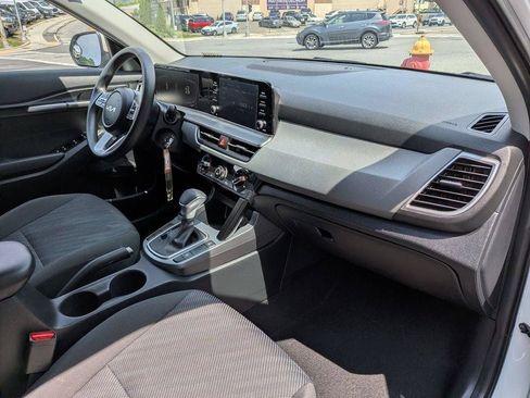 Used 2024 Kia Seltos LX AWD/4WD image 23